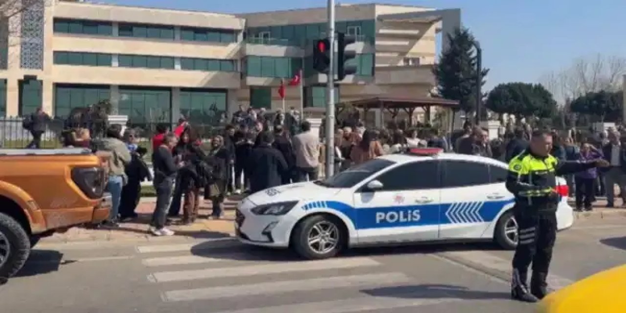 Antalya'da kaymakamlık binasında silah sesleri duyuldu!