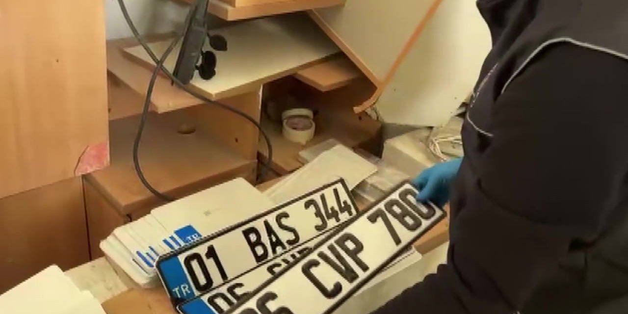 Merdiven altı plaka basım atölyelerine baskın: 4 tutuklama