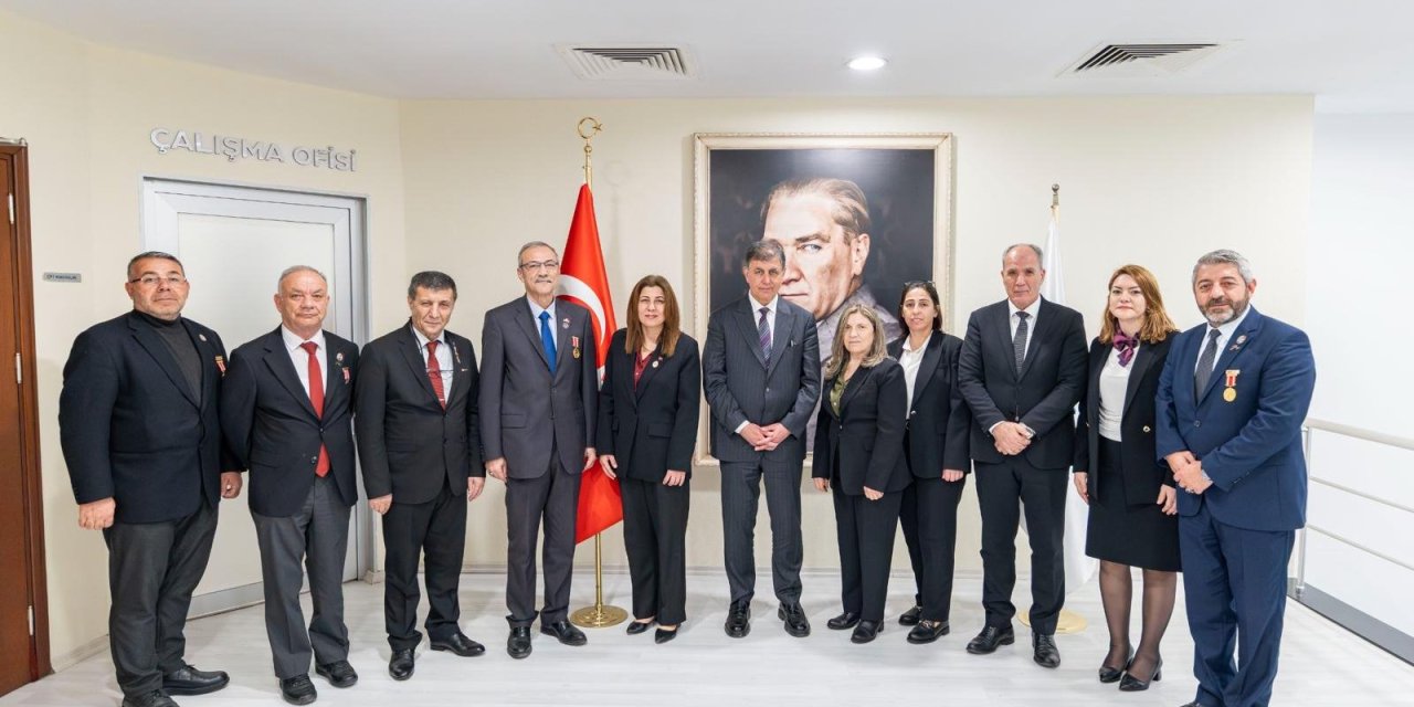 Şehit aileleri derneklerinden Başkan Tugay’a ziyaret