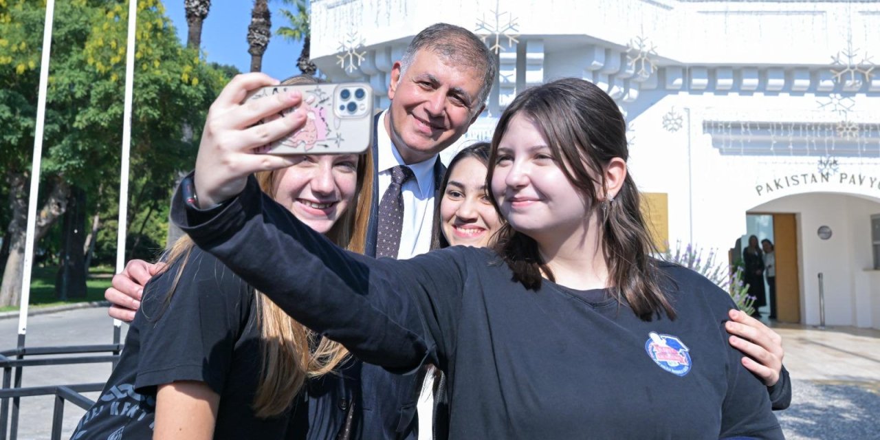 İzmir’de gençler yalnız değil