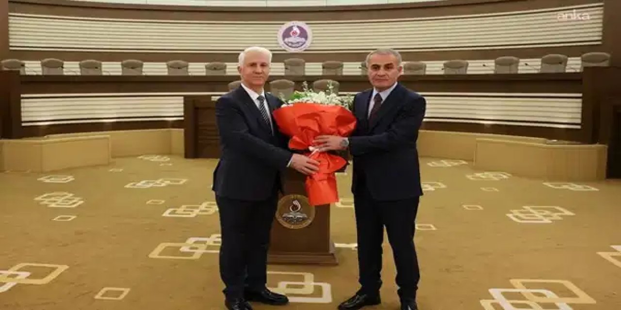 AYM'de koltuk değişimi: Başkanvekilliği görevini yürüten Hasan Tahsin Gökcan, görevini İrfan Fidan'a devretti