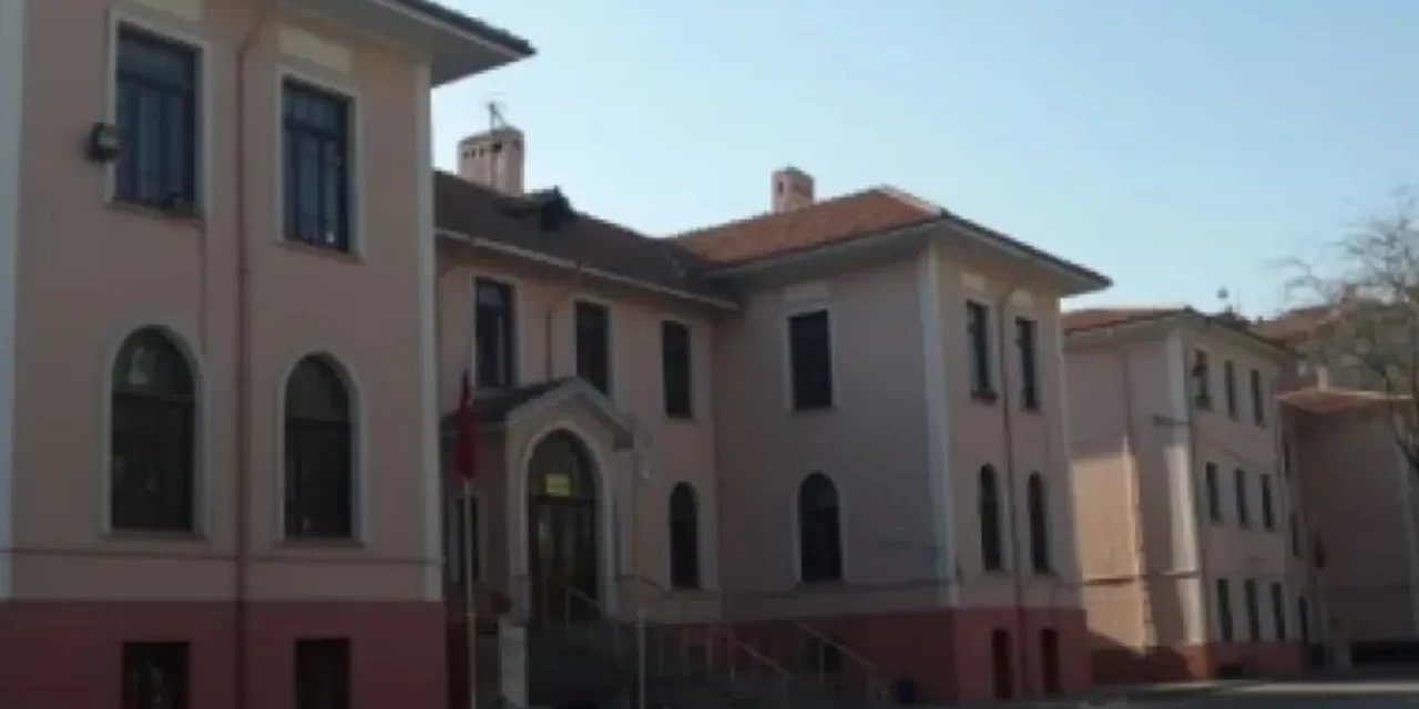 Ankara’da 99 yıllık tarihi okul boşaltılıyor: Başkent’in hafızası siliniyor