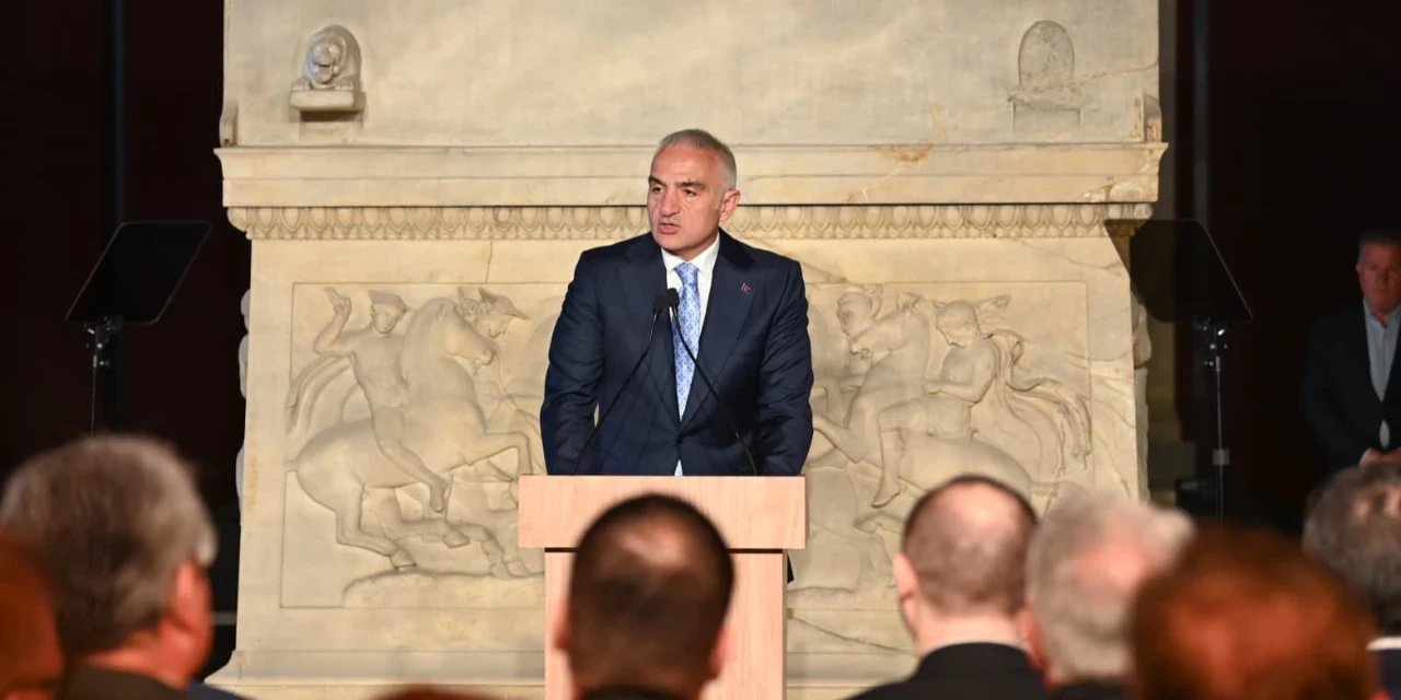 Bakan Ersoy açıkladı: Yurt dışına kaçırılan 13 bin eserin iadesi gerçekleşti