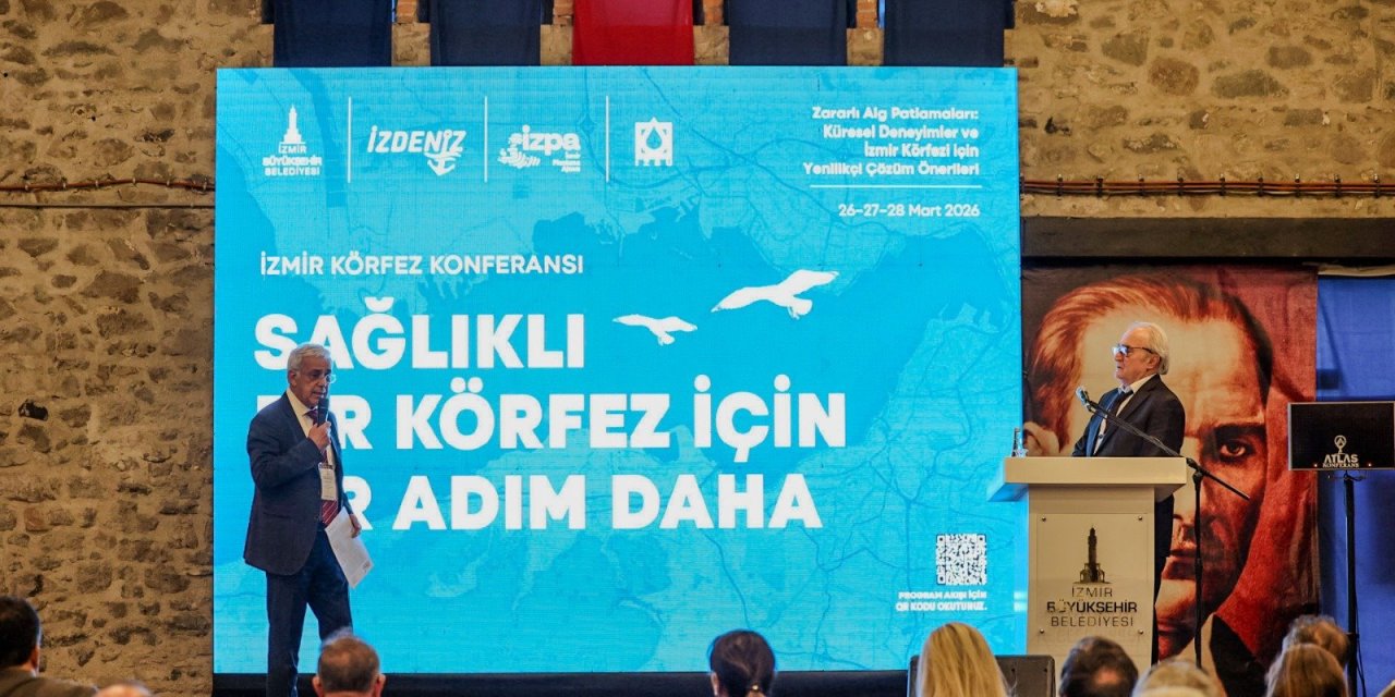 İzmir'de bilim insanları Körfez'in geleceğini konuştu
