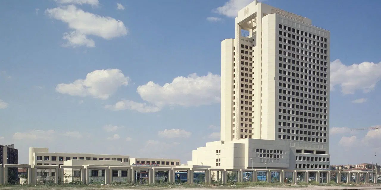 Başkentin simge yapısı eski Hazine Müsteşarlığı binası yıkılıyor