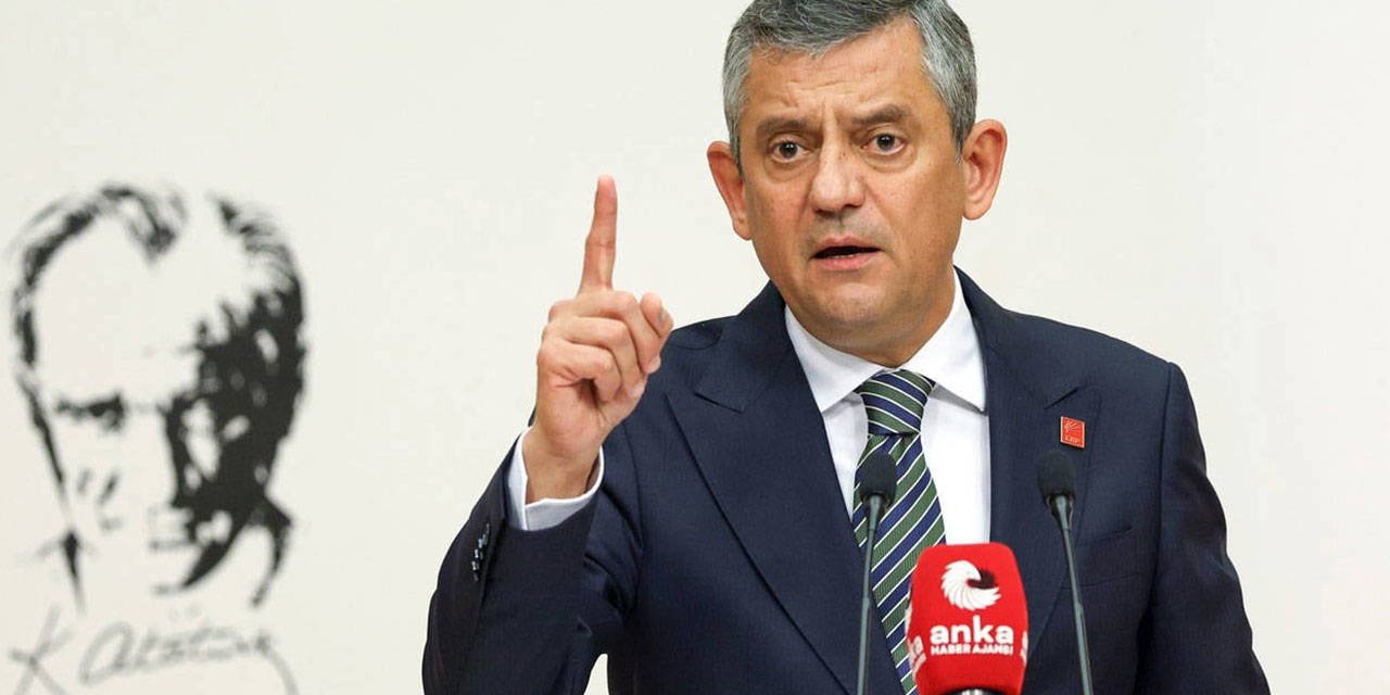 Masasındaki anketi paylaştı: Özgür Özel ara seçim için 'iki aşamalı' yol haritasını açıkladı