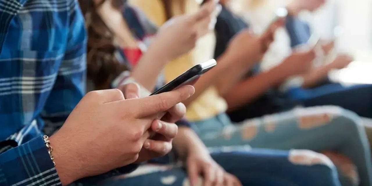 BTK yeni ücretleri açıkladı: Telefon tarifelerine zam geldi!