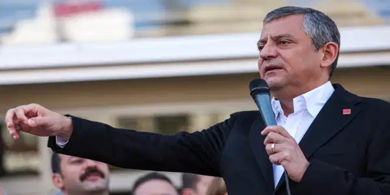 Özgür Özel Romanlarla buluştu: '86 milyon vatandaşımıza eşit mesafedeyiz'