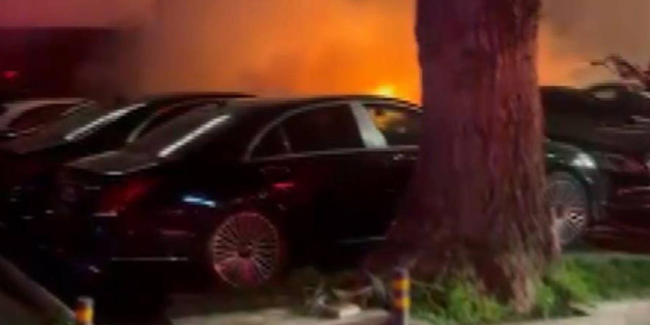 Beşiktaş'da araç kiralama şirketinde yangın: 15 lüks araç alev alev yandı!