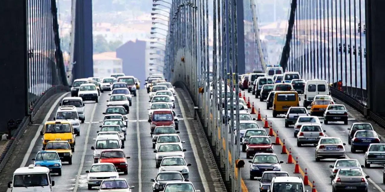İstanbul'da Anadolu Yakası'ndaki trafik yoğunluğu yüzde 83'e yükseldi
