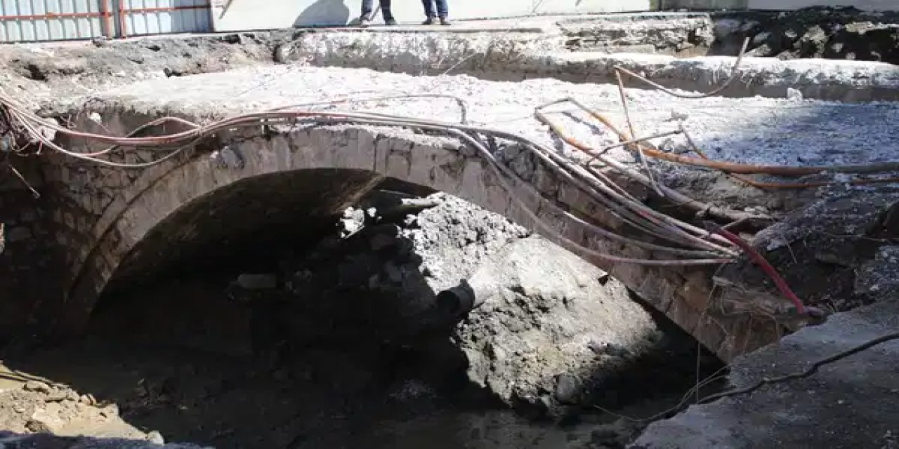 Tam 2 asırlık... Yolun altında keşfedildi: Cam kaplamayla korunacak