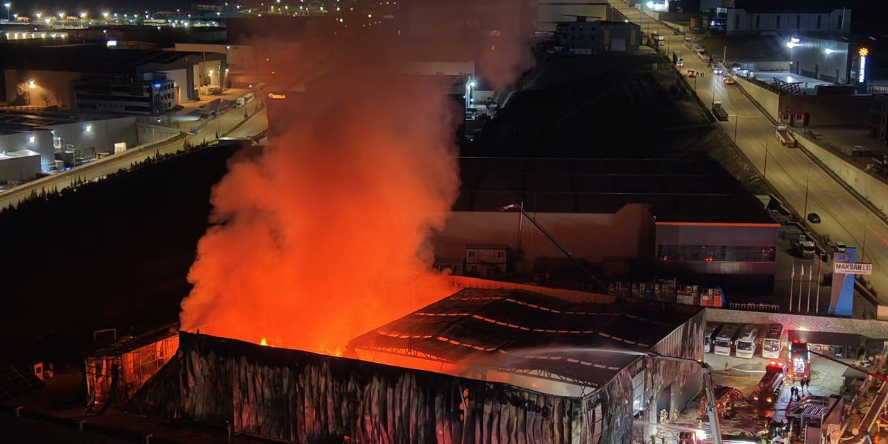 Ankara'da medikal malzeme fabrikasında yangın: 35 kişi tahliye edildi