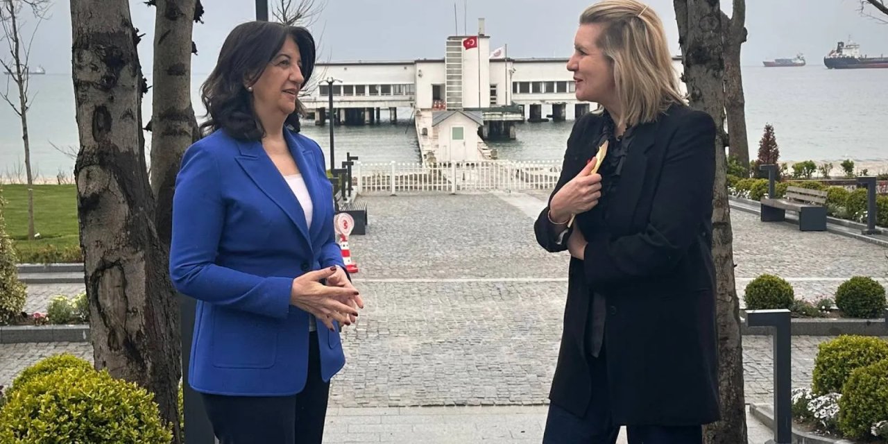 Pervin Buldan: Öcalan CHP'ye yapılanlardan oldukça rahatsız; biz Cumhurbaşkanı ile görüşmelerde "CHP üzerindeki baskı durmalı" diyoruz, cevap vermiyor