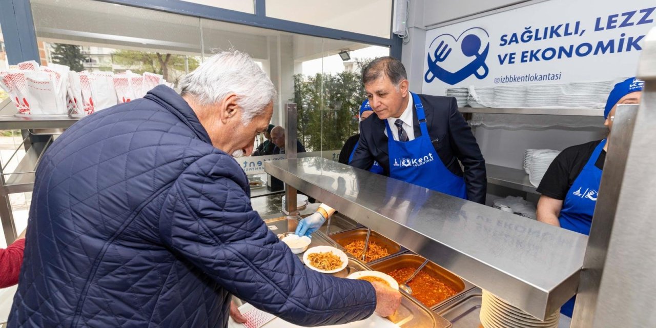 Başkan Tugay verdiği sözü tuttu: İzmir’de 25 liralık sofra