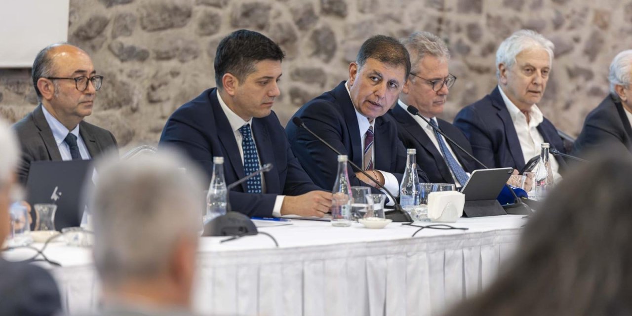 Başkan Tugay: Enerji güvenliği için şehirler kendi sistemlerini kurmalı