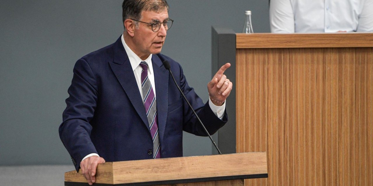 Başkan Tugay’dan AK Parti cephesine yaylım ateşi: “Alenen yalan söylemekten utanmayanlar var”