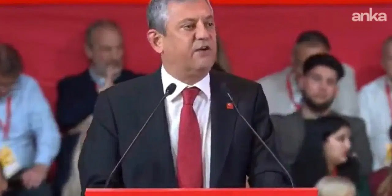 Özgür Özel’den Barselona’da tarihi konuşma! Otoriterliğe karşı ‘demokrasi cephesi’ çağrısı!