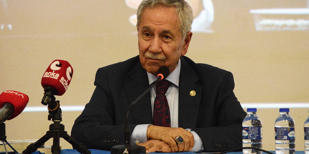 Bülent Arınç'tan dikkat çeken 'okul saldırıları' tepkisi: 'Bu ne biçim bir yozlaşma?'