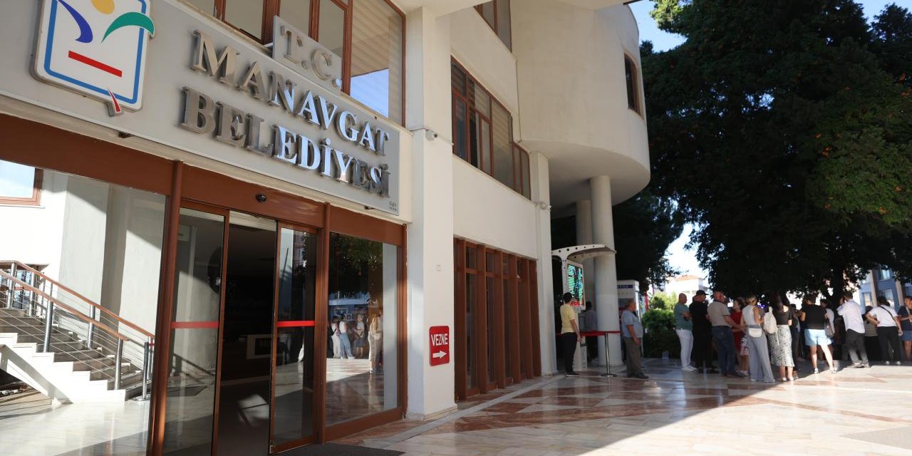 Manavgat Belediyesi'ne yeni operasyon: 21 kişi gözaltına alındı!