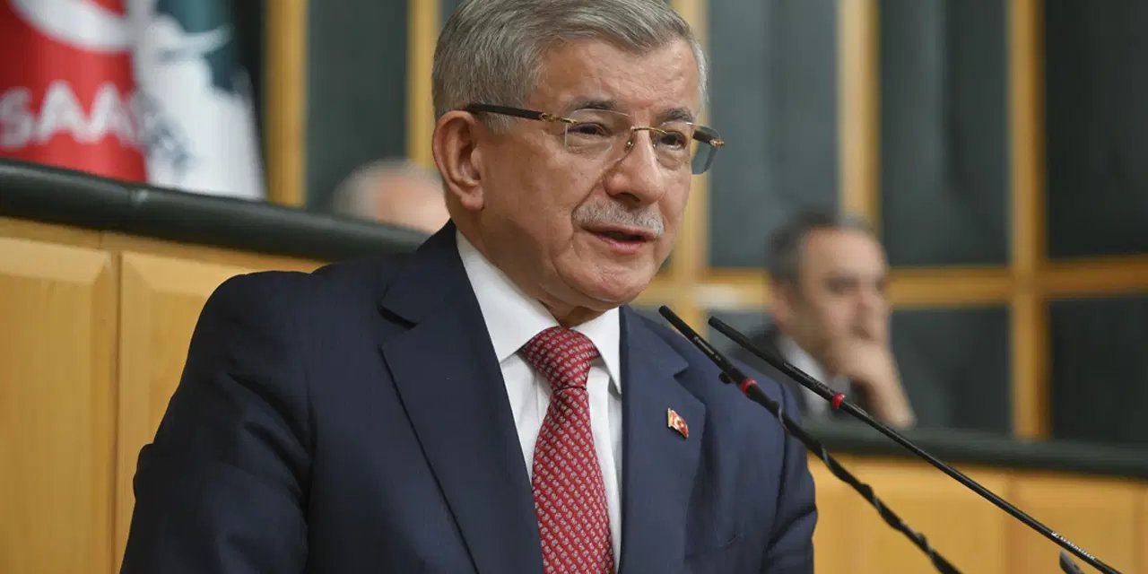 'Bütün kutlamalar iptal edilmeli' demişti: Ahmet Davutoğlu'ndan '23 Nisan' mesajı