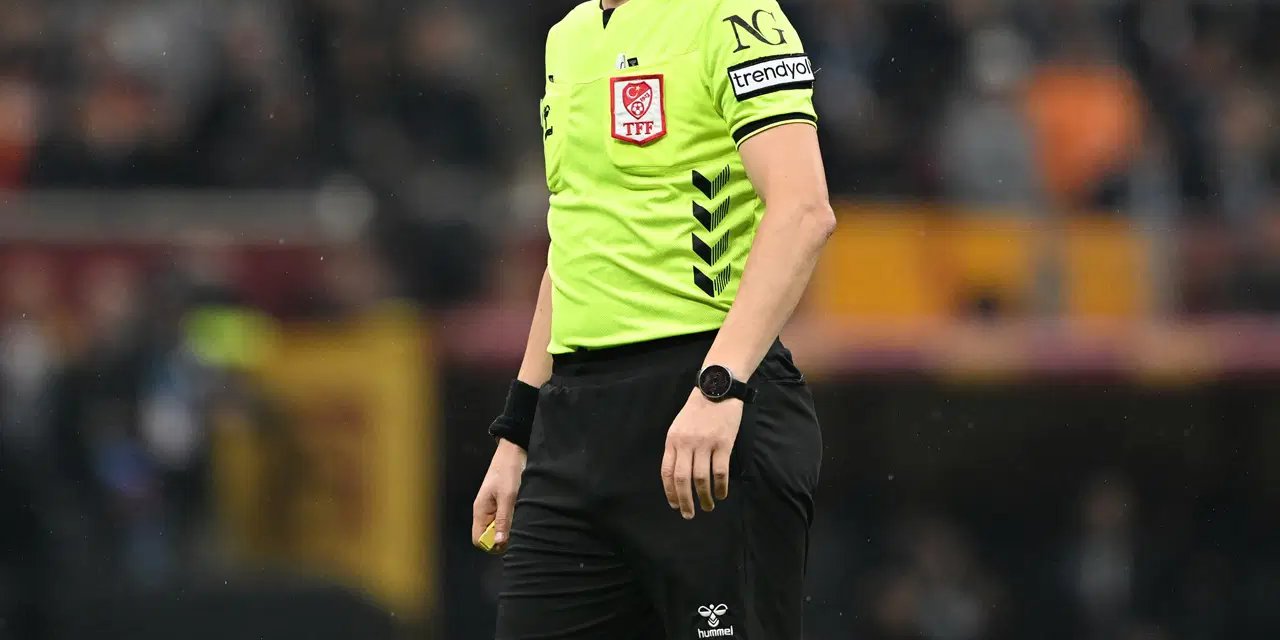 Galatasaray - Fenerbahçe derbisinin hakemi belli oldu!