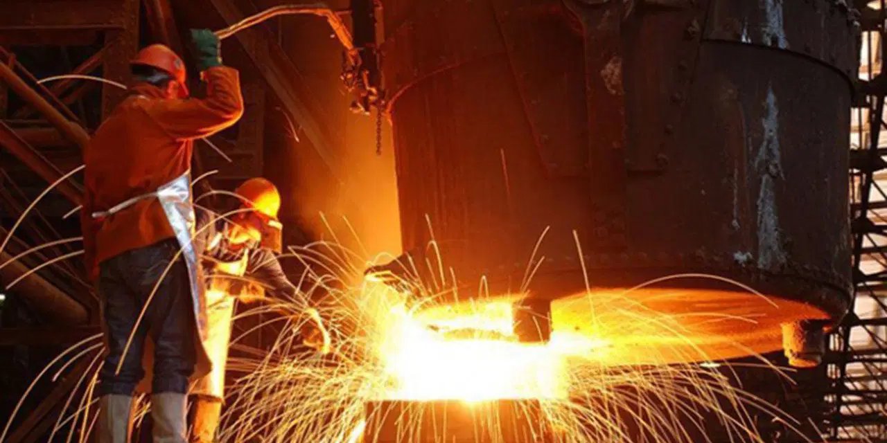 Euro Bölgesi PMI verilerinde sektörel uçurum: İmalat yükseldi, hizmet sektörü daraldı