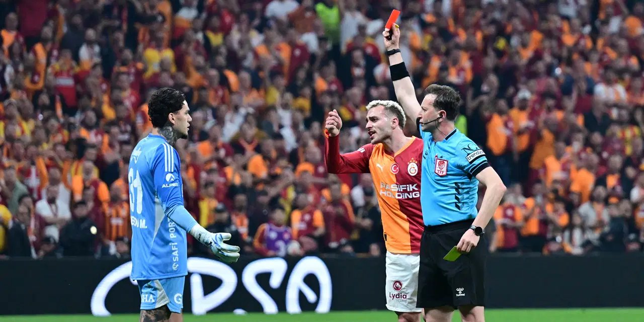 Eski hakemler Galatasaray - Fenerbahçe maçını yorumladı: '1 penaltı, 5 kırmızı kart atladı'
