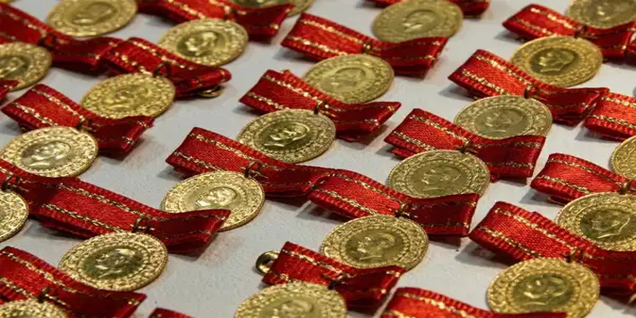 Altın fiyatlarında Hürmüz bilmecesi: Gram, çeyrek ve Cumhuriyet altını bugün ne kadar oldu?
