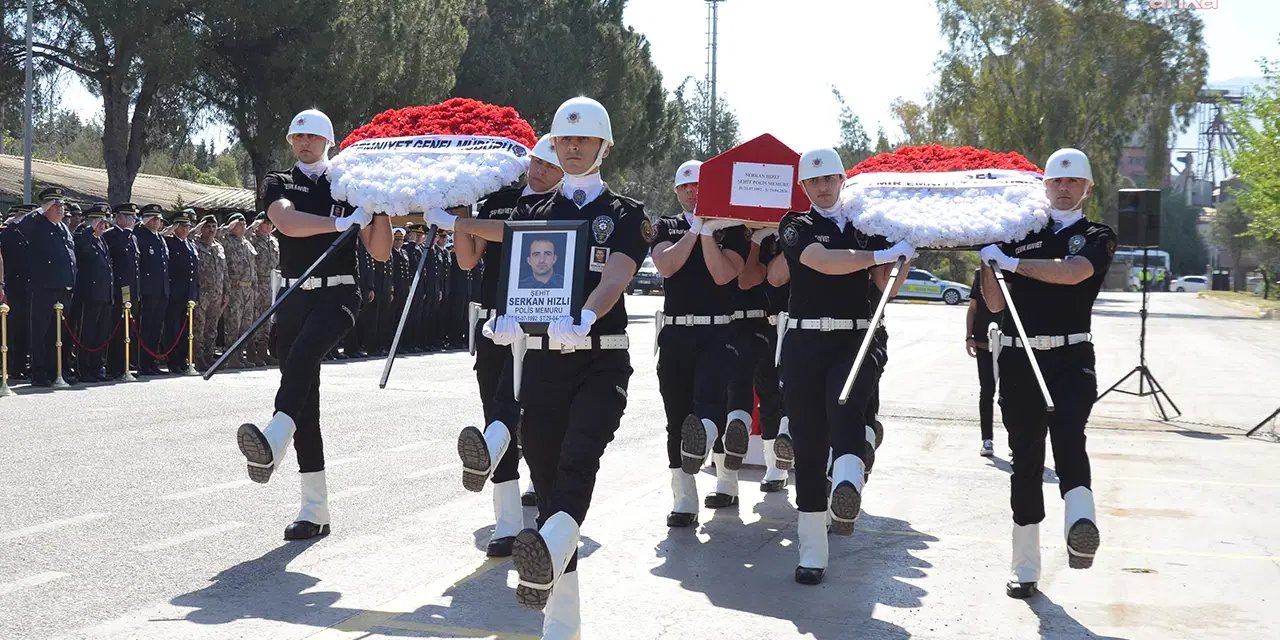 Şehit polis memuru Serkan Hızlı için İzmir'de tören düzenlendi