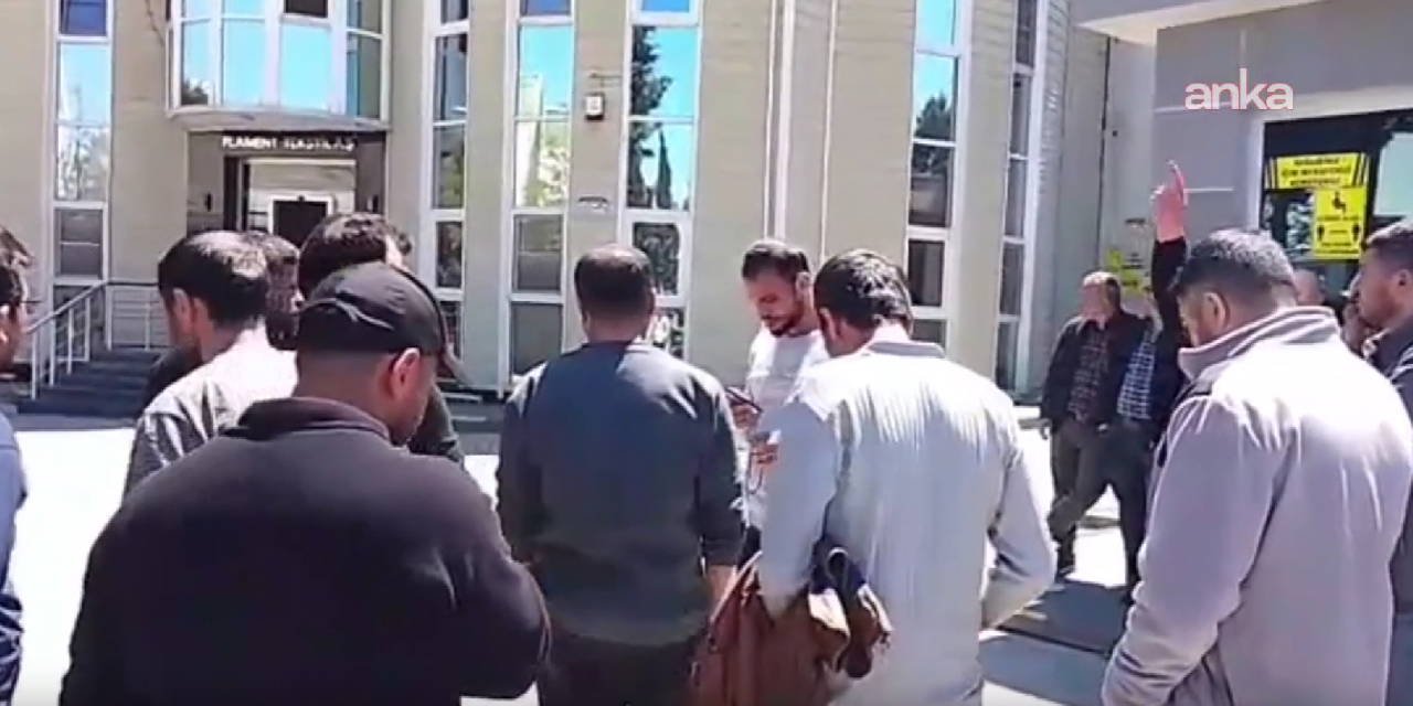 Gaziantep'te Flament Tekstil işçileri fabrika önünde protesto başlattı