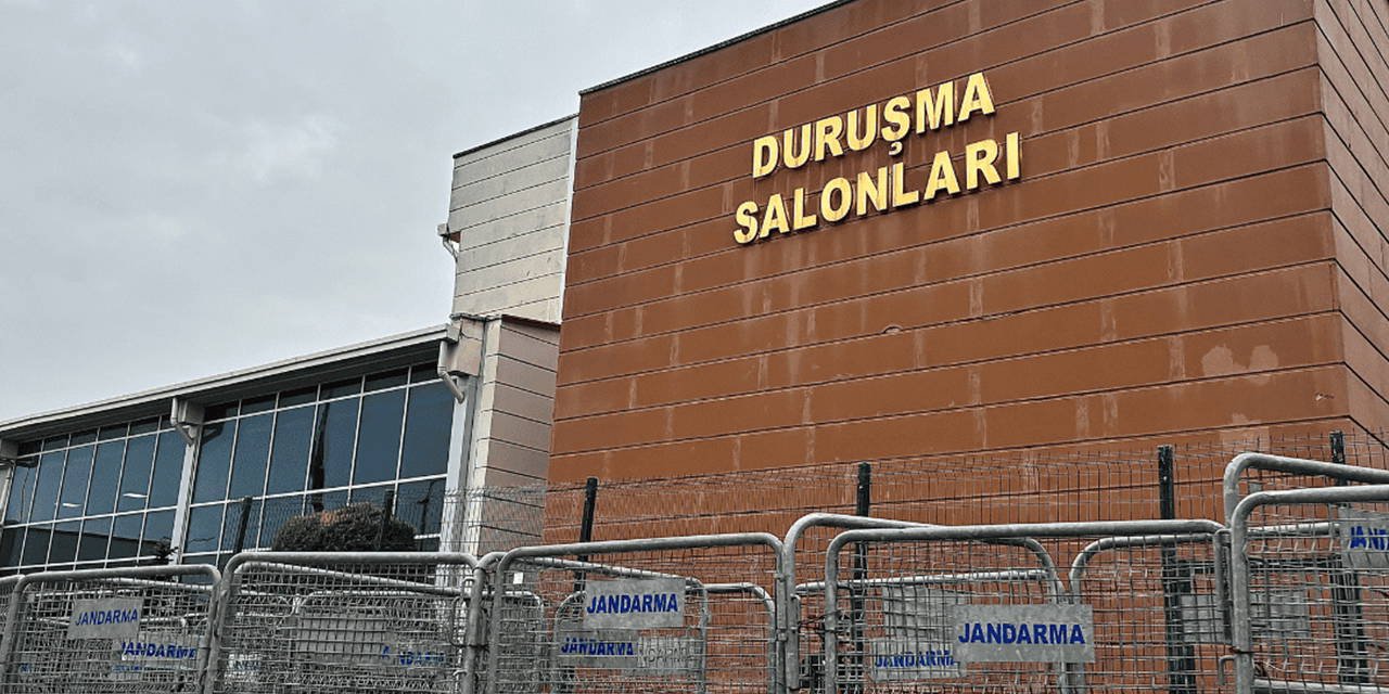 İBB davasında duruşma sırasında bir gözaltı daha: Gazeteci Erhan Tekten gözaltına alındı