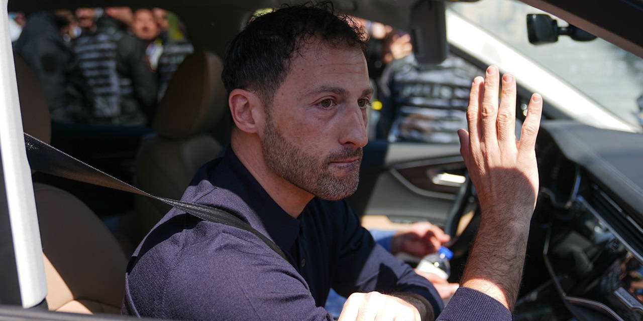 Fenerbahçeli taraftarlardan Domenico Tedesco'ya duygusal veda