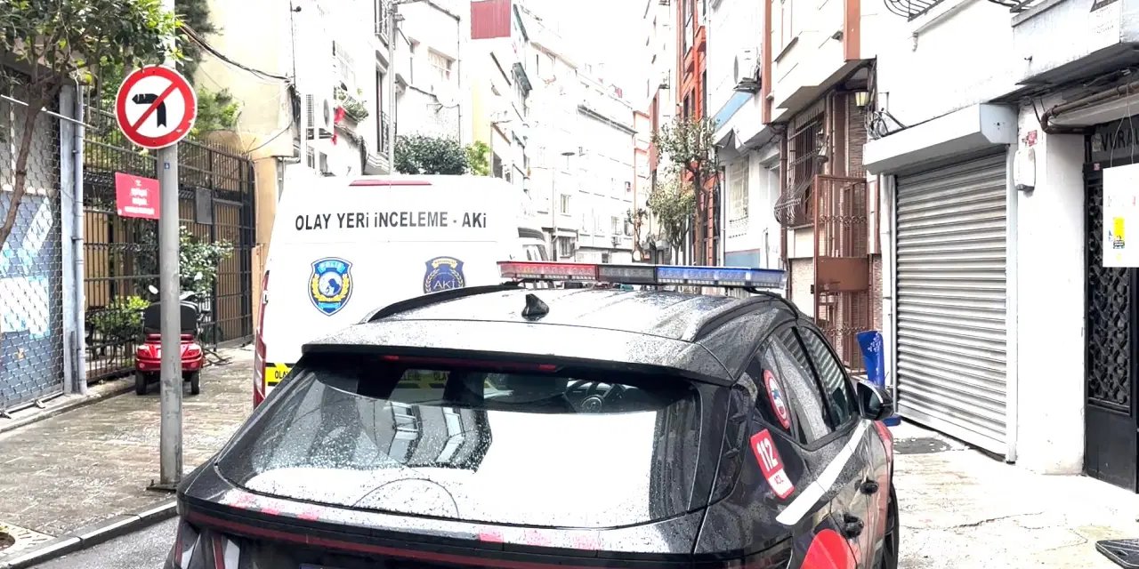 Şişli’de dehşet: Eski sevgili, kadının yanındaki erkeği 7 yerinden bıçakladı