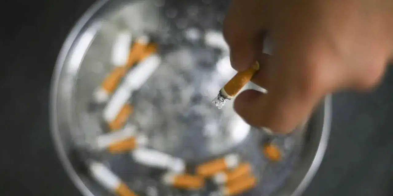 Sağlık Bakanlığı'ndan ilk sinyal geldi: Sigara kimlikle satılacak
