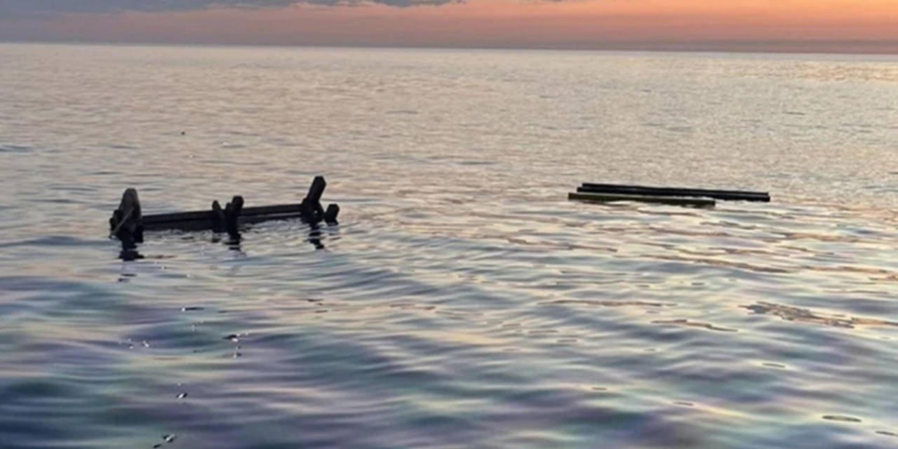 Ege Denizi'nde 8 Türk mürettebatın da bulunduğu kargo gemisi battı