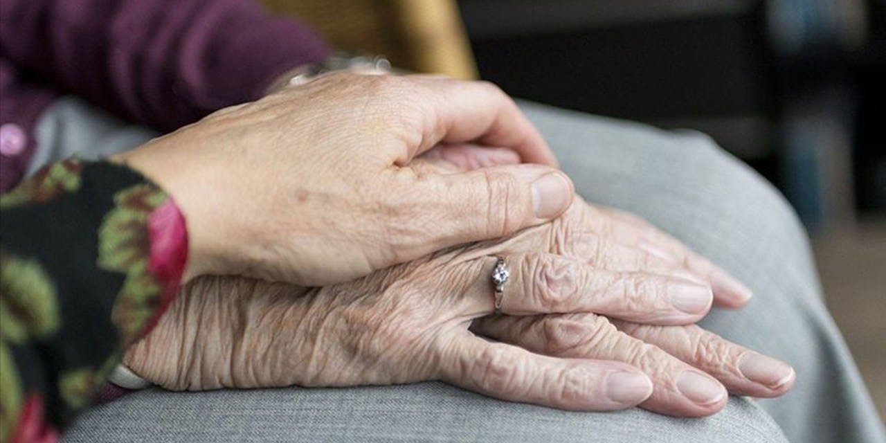 Huzurevlerine kabul yaşı 60'tan 70'e yükseltildi