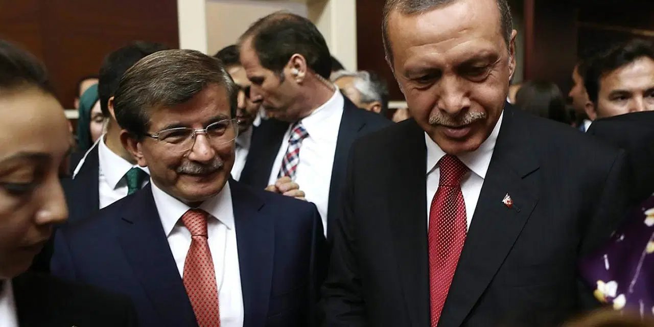 Erdoğan'ın Başdanışmanı Mustafa Akış'tan Ahmet Davutoğlu'na ağır sözler: 'Sizinle vakit kaybedecek durumda değiliz'