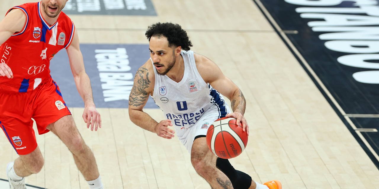 Anadolu Efes, Onvo Büyükçekmece Basketbol'u farklı mağlup etti