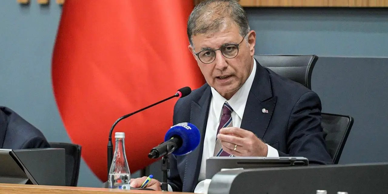 Cemil Tugay'dan AKP'ye salvolar: 'Sosyal adaletten bahsediyorsunuz ama İzmir'in sorunlarını görmezden geliyorsunuz'