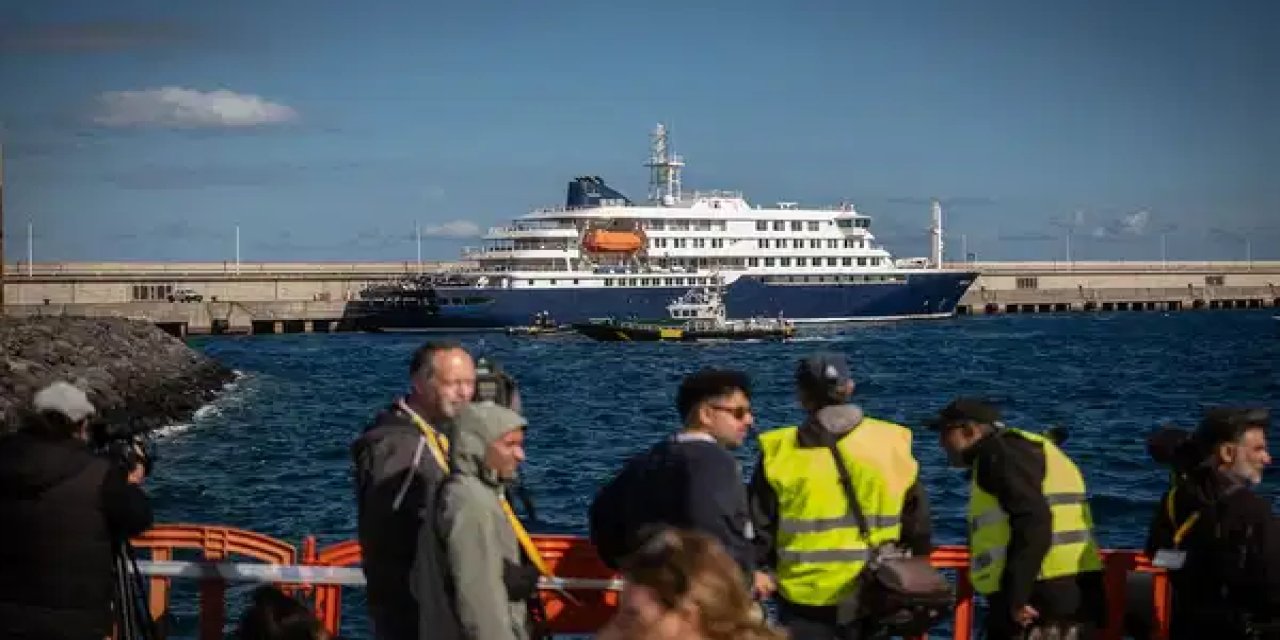 Hantavirüs kabusu yaşayan MV Hondius gemisi Hollanda'ya ulaştı: Karantina süreci başladı
