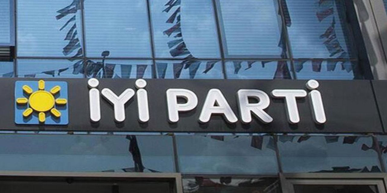 Gazeteci Barış Yarkadaş, İYİ Partili 14 milletvekilinin toplantı yaptığını söyledi. 