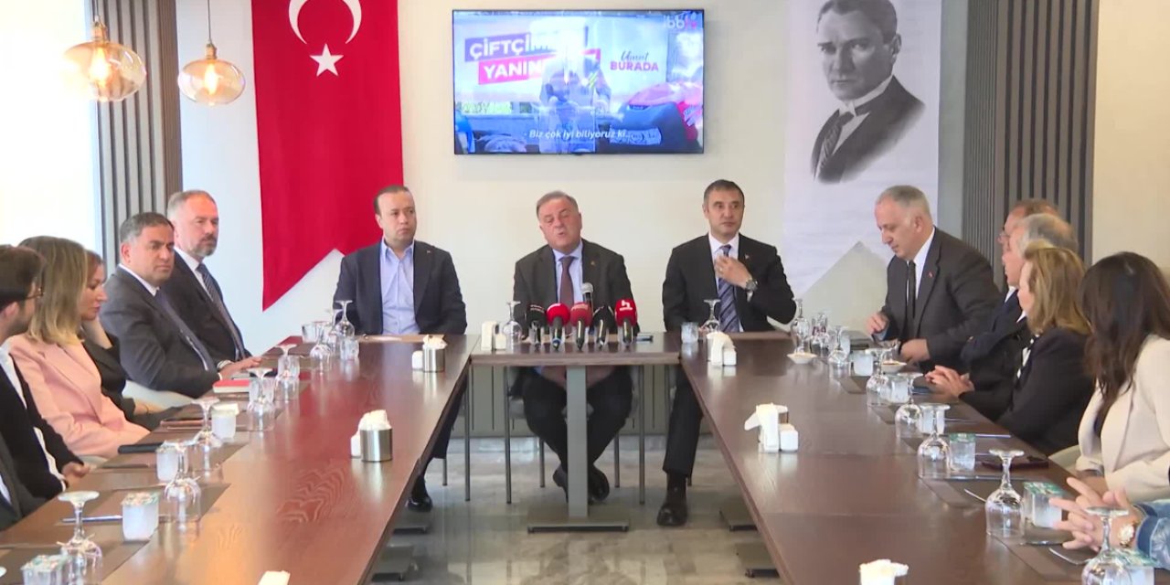 Nuri Aslan'dan 'sosyal kafe' açıklaması: Vatandaşımız bu ekonomik koşullarda 120 liraya, 150 liraya bir fincan kahve içmekte zorlanıyor, bu konuda da çalışma yürütüyoruz