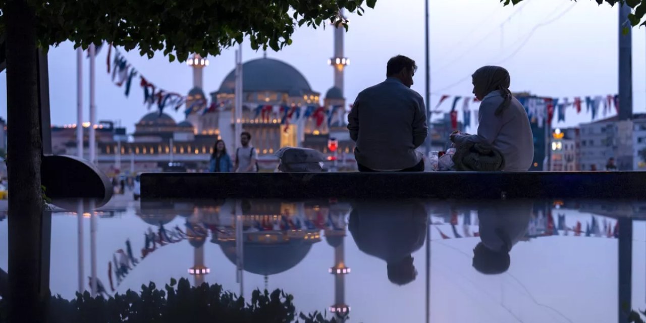 Ertuğrul Özkök: 24 yılda yaratılan “Dindar nesil” yüzde kaç ve kaç kişi
