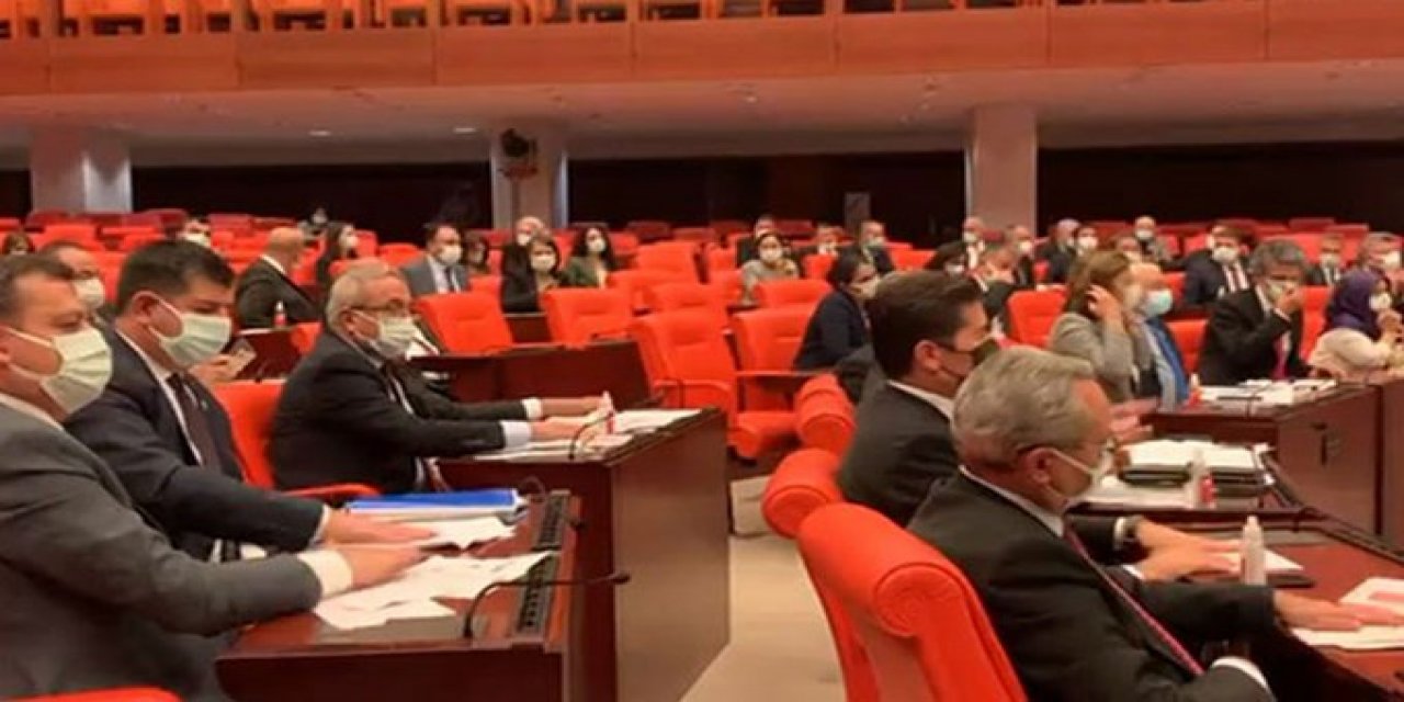 CHP'liler Bakan Varank'ın o sözlerini affetmedi! Meclis'te tansiyon yükseldi! İşte o büyük protesto...