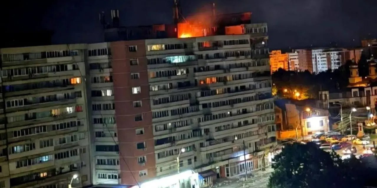Rus İHA’sı Romanya’da sivillerin yaşadığı bir apartmana çarptı!