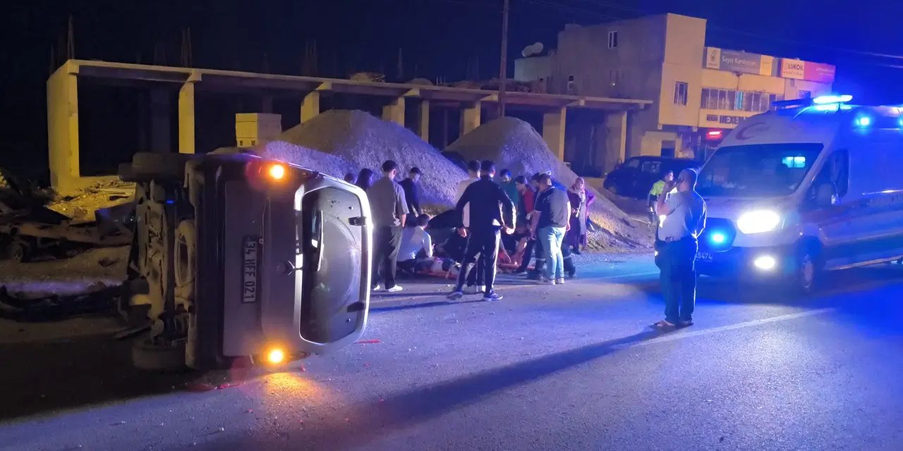 Düğün dönüşü faciadan dönüldü... Hafif ticari araç takla attı: 6 yaralı
