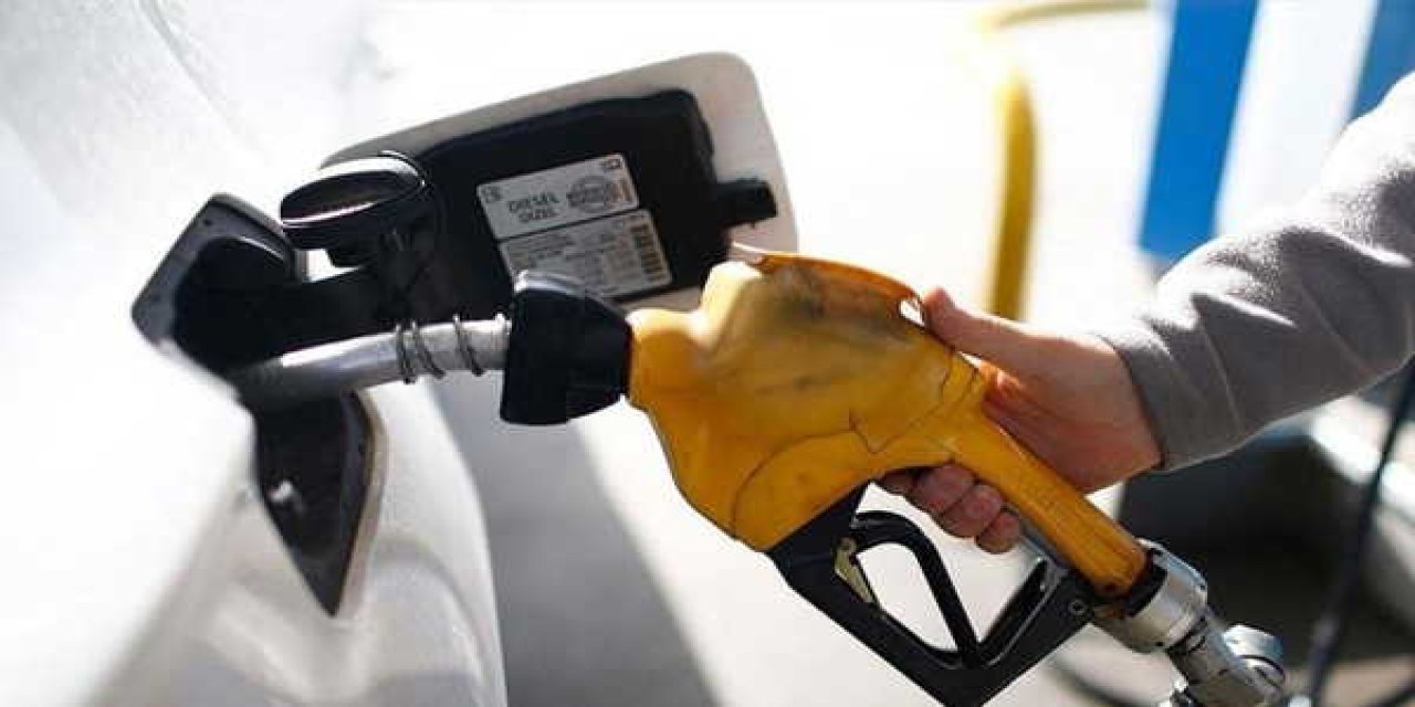 Benzin ve motorin fiyatlarına zam geldi: Akaryakıta çifte artış pompaya yansıdı