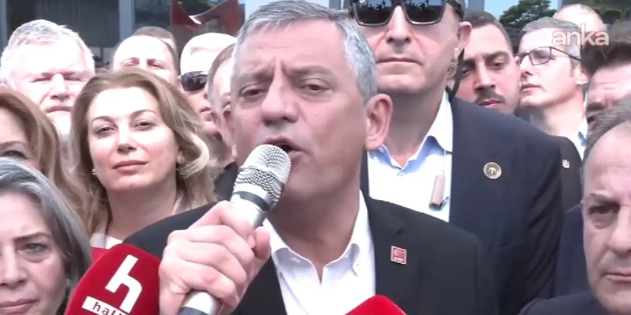 Özgür Özel ara seçim öncesi Trabzon'da: 'Erdoğan’ın kazandığı oyun planlarını arkamızda bırakıyoruz'