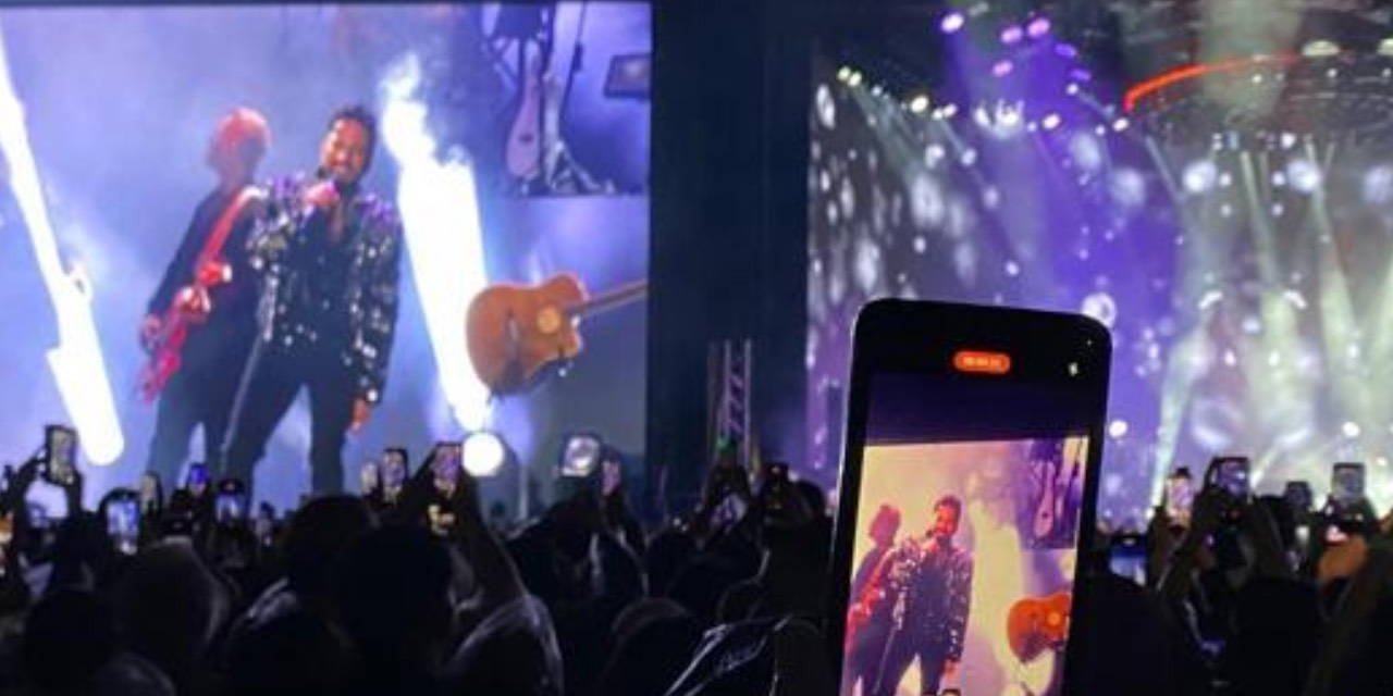Tarkan, Ankara'da sevenleriyle buluştu