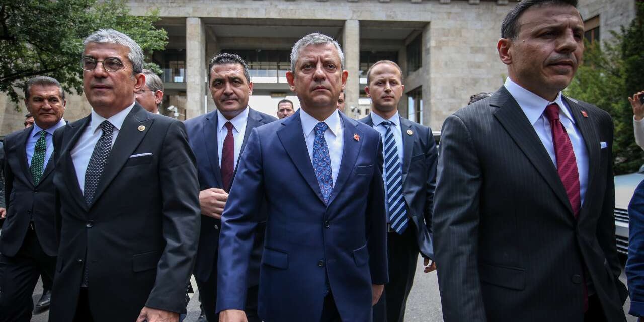 AK Parti’nin oyları yükselmedikçe saldırıların dozu artacak!